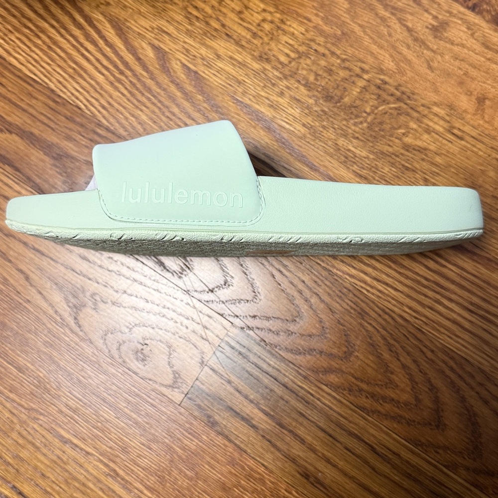 Lululemon Restfeel Slides - Picture 4 of 4